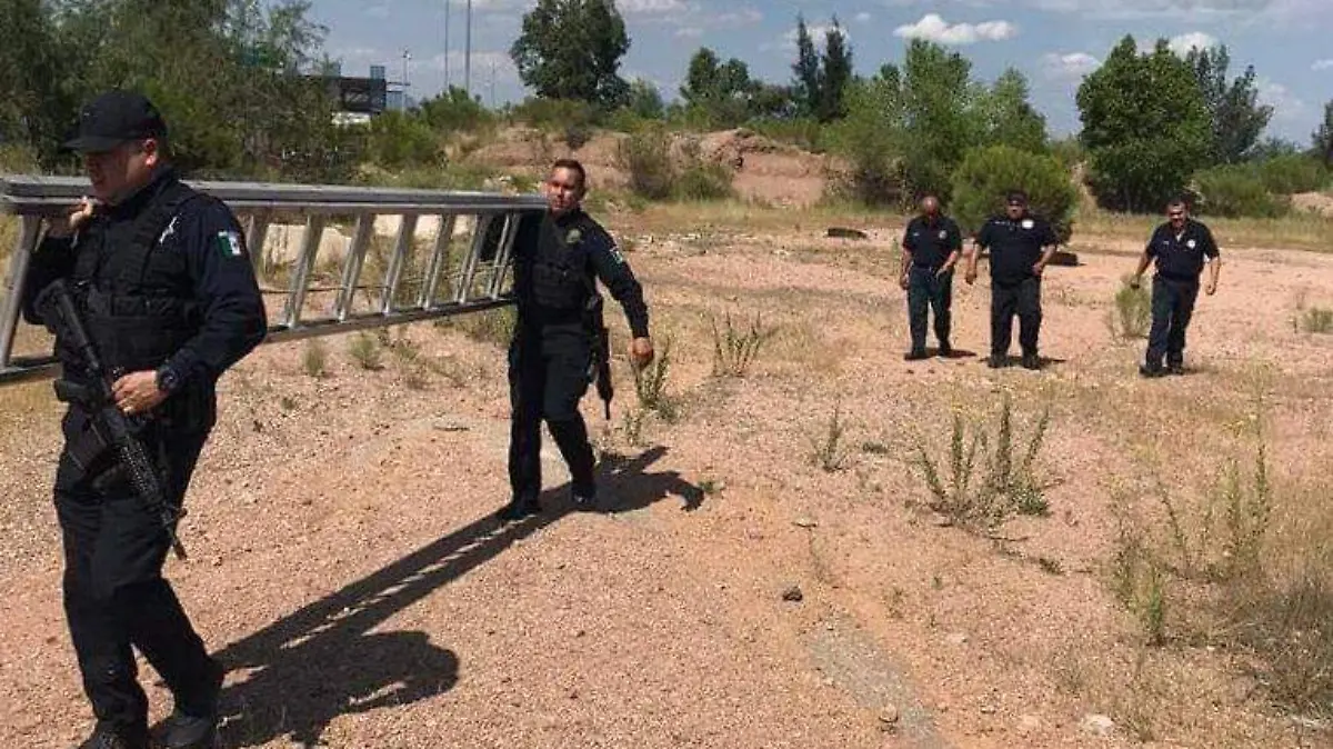 PESP retira escalera del muro con EEUU (2)